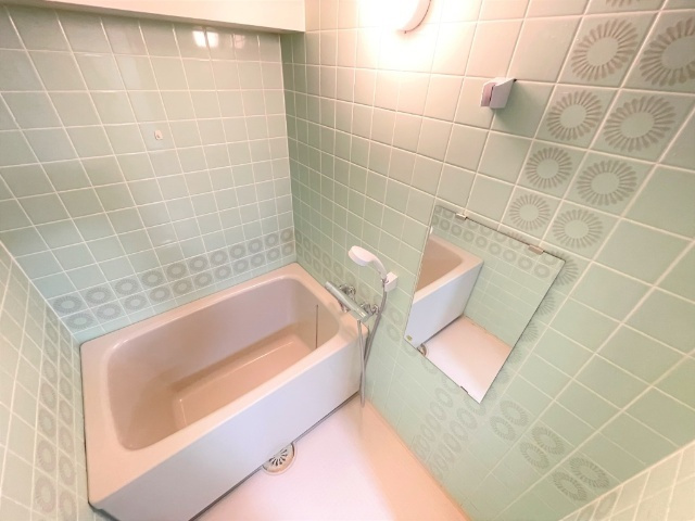 ラフォーレ末広の浴室