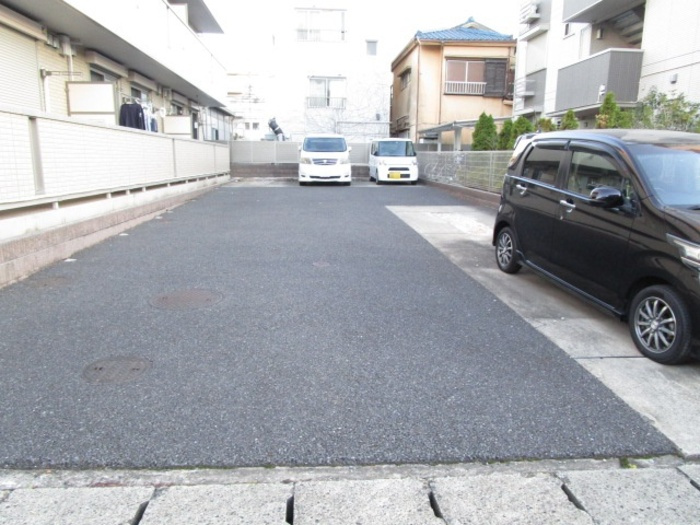 エスポワールの駐車場