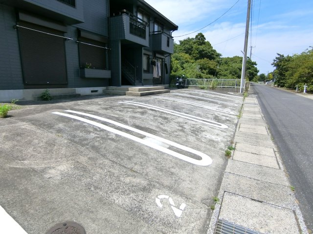 GARDEN　HOUSE東金の駐車場