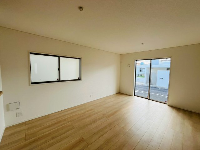 ♥♥うるま市石川第７-１号棟（全4棟）の居間・リビング|１号棟お気軽にお問い合わせください♪