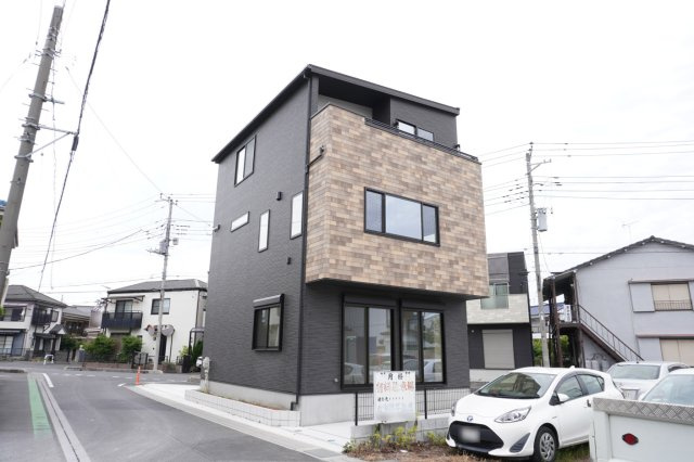 草加市八幡町 分譲住宅の外観