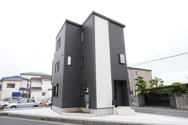 草加市八幡町 分譲住宅の外観