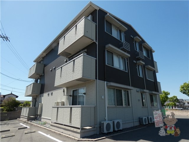 エマーブル・M’sの外観