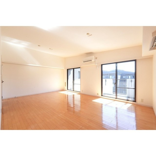 PATH宮前平の居間・リビング|同物件、別部屋の参考写真です。