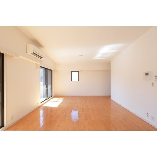 PATH宮前平の居間・リビング|同物件、別部屋の参考写真です。