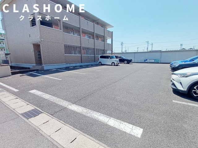 サクセス　Ⅱ　　　刈谷市近郊の賃貸はクラスホームの駐車場