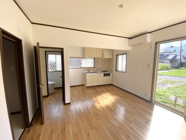 速水アパートの居間・リビング