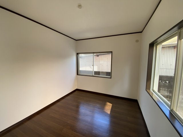 速水アパートの洋室