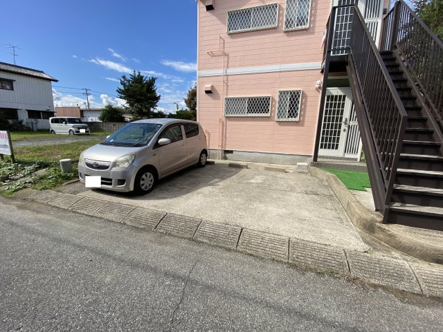 速水アパートの駐車場