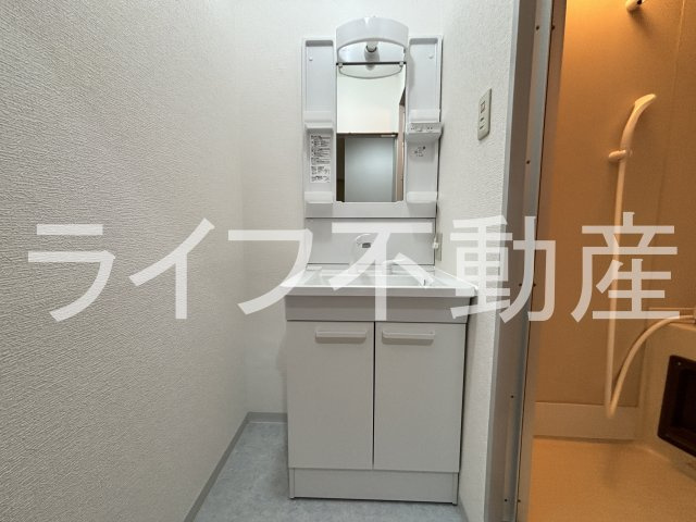 フローラルハイツ大興の洗面所|スペースが確保できる洗面所です