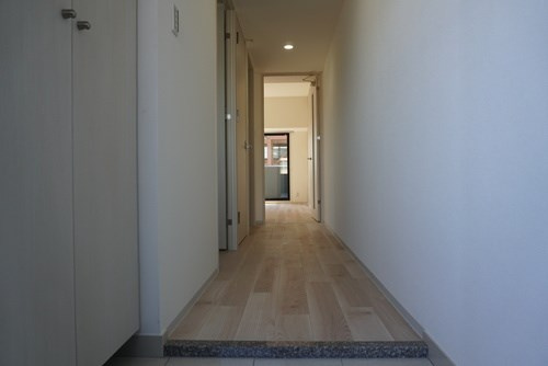 プレイス白壁の玄関