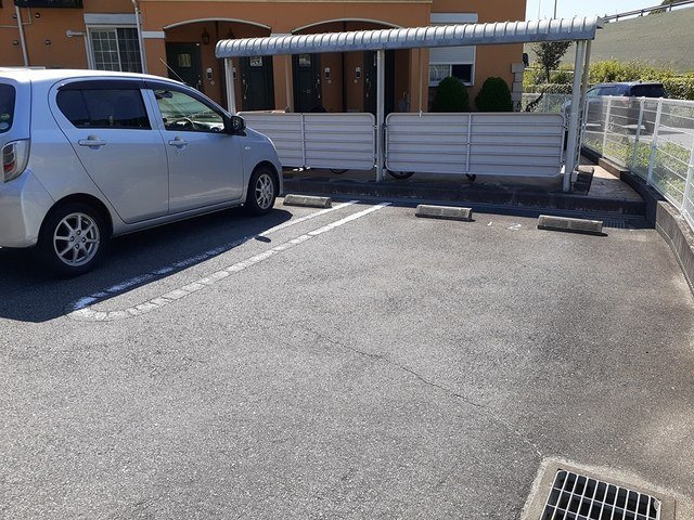 グラン・エスポワールの駐車場