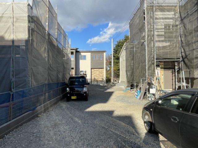 【前面道路含む現地写真】 | 本庄市小島6丁目　新築戸建　全22区画　9号棟