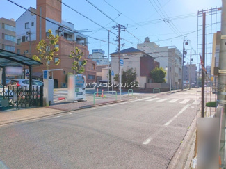 【前面道路含む現地写真】