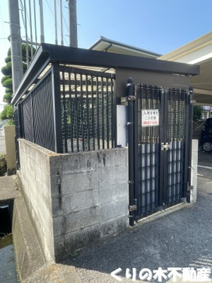 【その他共用部分】 | センチュリーハイツ | 専用ごみ置き場です