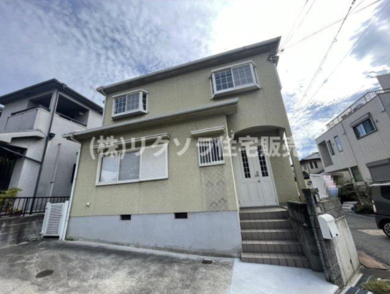末広町　中古一戸建ての外観|新しい生活にいかがでしょうか？外観はお住まいの顔になります。こだわりたいポイントですね。外壁塗装や屋根塗装のご相談も承っております。
■現地内覧・資金計画相談・住宅ローン相談もお問合せ受付中■