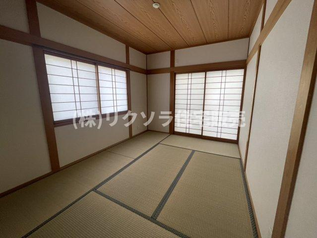 末広町　中古一戸建ての和室|和室6.0帖
■物件内覧・資金計画相談・住宅ローン相談、リフォーム相談、お問合せ受付中■
※当日・翌日のご内覧、ご相談はお電話でのお問合せがスムーズです！