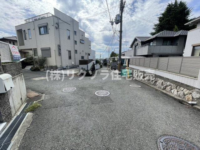 末広町　中古一戸建ての前面道路含む現地写真|■物件内覧・資金計画相談・住宅ローン相談、リフォーム相談、お問合せ受付中■
※当日・翌日のご内覧、ご相談はお電話でのお問合せがスムーズです！