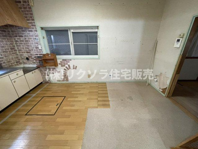 村野高見台　中古一戸建てのキッチン|LD6.1帖
■物件内覧・資金計画相談・住宅ローン相談、リフォーム相談、お問合せ受付中■
※当日・翌日のご内覧、ご相談はお電話でのお問合せがスムーズです！