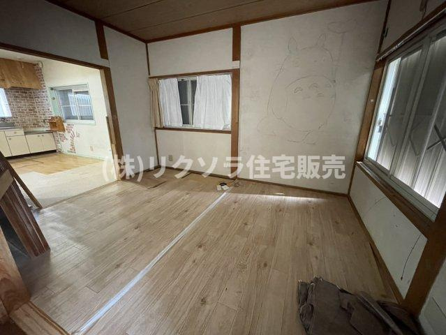 村野高見台　中古一戸建ての洋室|洋室5.9帖
■物件内覧・資金計画相談・住宅ローン相談、リフォーム相談、お問合せ受付中■
※当日・翌日のご内覧、ご相談はお電話でのお問合せがスムーズです！