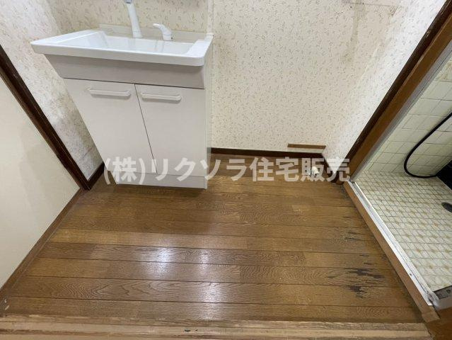 村野高見台　中古一戸建ての脱衣所|■物件内覧・資金計画相談・住宅ローン相談、リフォーム相談、お問合せ受付中■
※当日・翌日のご内覧、ご相談はお電話でのお問合せがスムーズです！