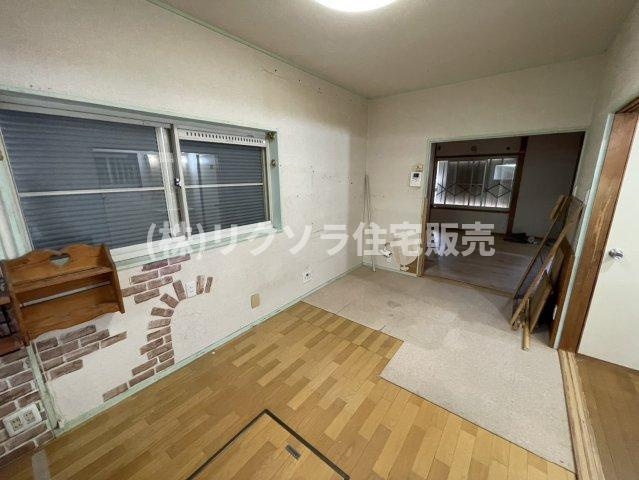 村野高見台　中古一戸建ての居間・リビング|LD6.1帖
■物件内覧・資金計画相談・住宅ローン相談、リフォーム相談、お問合せ受付中■
※当日・翌日のご内覧、ご相談はお電話でのお問合せがスムーズです！