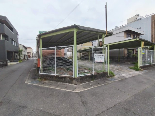 ６５４３９　岐阜市山吹町事業用の外観