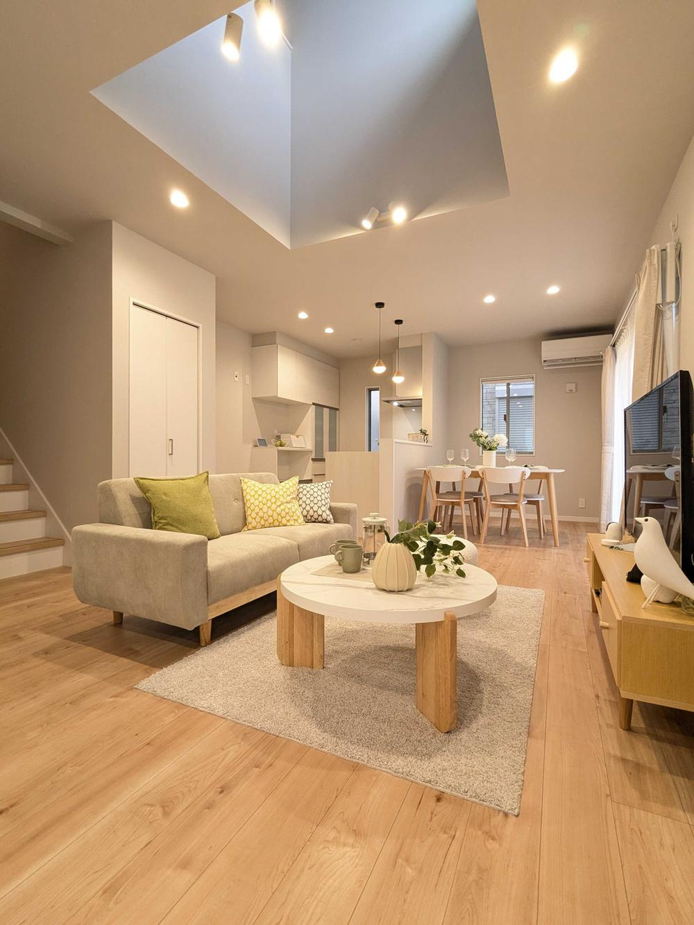 栃木市箱森町　新築戸建2-5の居間・リビング