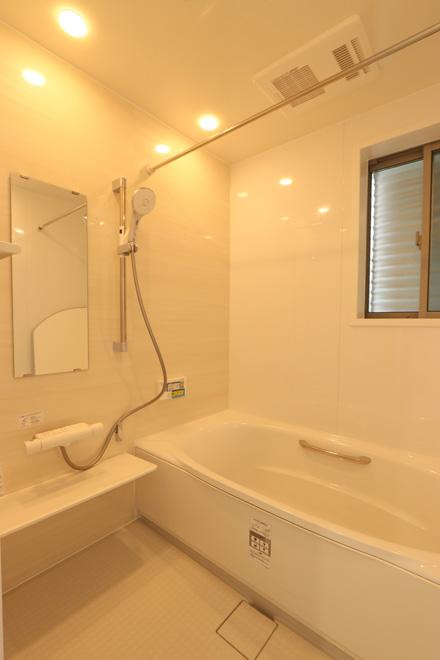 栃木市箱森町　新築戸建2-5の浴室