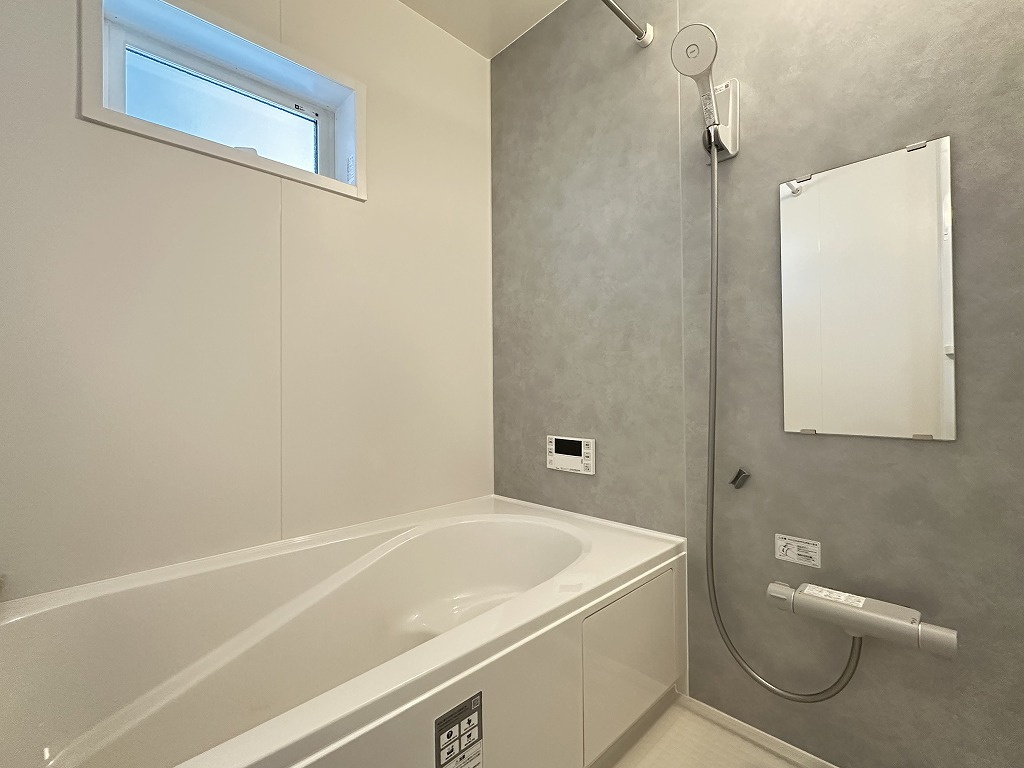 岡山市南区南輝　新築建売住宅の浴室