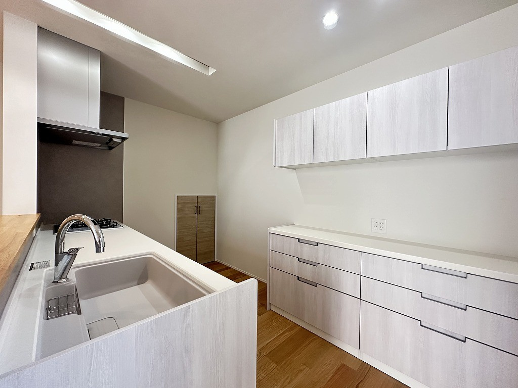 岡山市南区南輝　新築建売住宅のキッチン