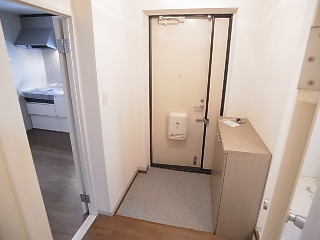 神戸市兵庫区平野町字天王谷東服山のアパートの玄関