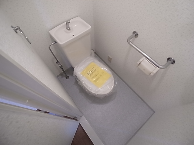 神戸市兵庫区平野町字天王谷東服山のアパートのトイレ