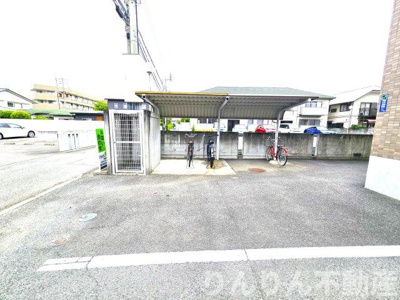 【駐車場】 | ローレルハイツかちどき橋 | 車をお持ちの方に嬉しい駐車場付きの物件です