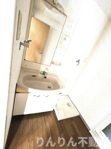 【独立洗面台】 | ローレルハイツかちどき橋 | 独立洗面台あり、毎朝おしゃれに忙しい女性の方におすすめです