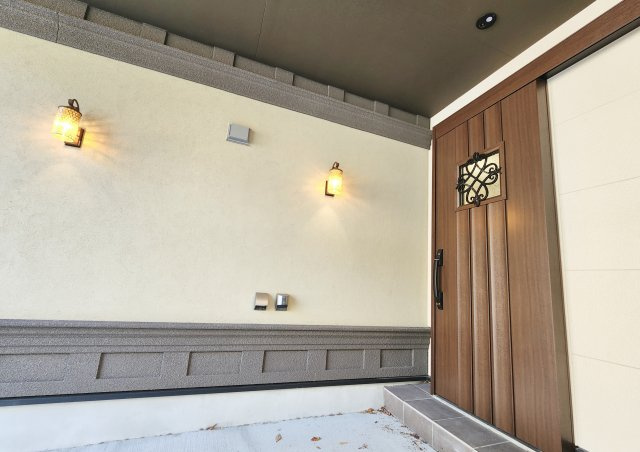 杉並区今川3丁目 限定1棟の設備|電気を動力とするEV車、充電が可能なハイブリッド車「PHEV車」の充電を行えるコンセント
電気自動車の普及が増え、ご家庭にも必須の設備となってまいりました