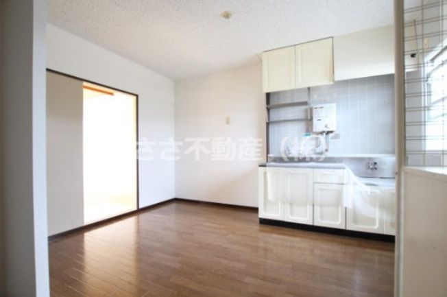 【キッチン】 | ジュネス西八 | 写真はすべて同じ間取りの別部屋の写真です。