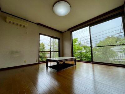 【居間・リビング】 | 高槻市南平台5丁目　中古戸建