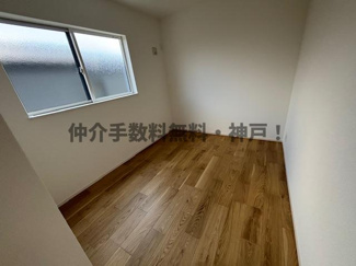 【洋室】 | 神戸市西区狩場台1丁目　新築戸建1号地　仲介手数料無料！ | 落ち着いた色調の洋室です