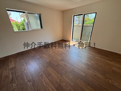 【居間・リビング】 | 神戸市西区狩場台1丁目　新築戸建2号地　仲介手数料無料！ | ゆったりとした居間です