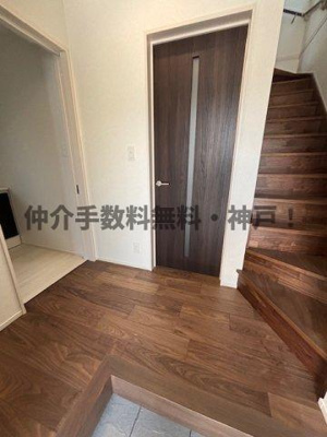 【玄関】 | 神戸市西区狩場台1丁目　新築戸建2号地　仲介手数料無料！ | シンプルで使いやすい玄関です
