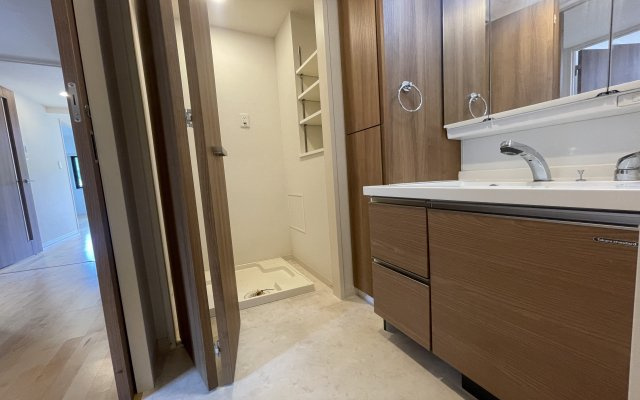 プロスタイル長津田の収納|洗面所内には収納棚が完備されています♪