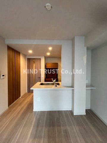 レジェイド南森町の居間・リビング|こちらの居間で趣味の時間をお楽しみください