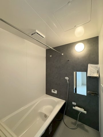 Adoble+ーアドブル＋小倉南区下貫3丁目3期　【小倉南区　新築戸建て】の浴室|半身浴もできるゆったりとしたシステムバス♪　【小倉南区　新築戸建て】