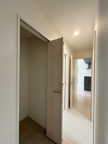 Adoble+ーアドブル＋小倉南区下貫3丁目3期　【小倉南区　新築戸建て】の収納|１階玄関付近にも収納完備で屋外で使用するものを収納可能♪