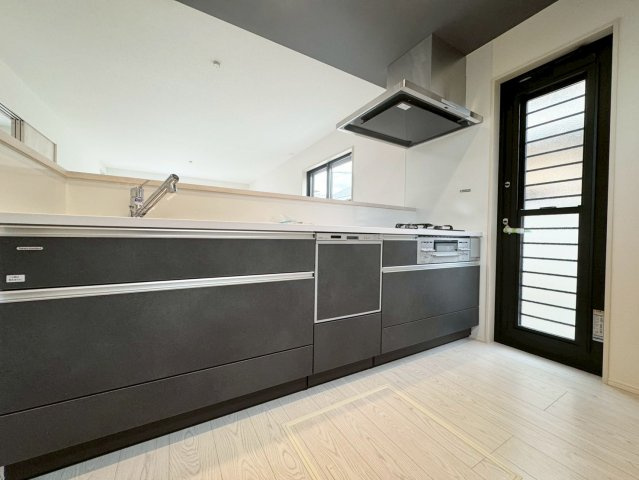 Adoble+ーアドブル＋小倉南区下貫3丁目3期　【小倉南区　新築戸建て】のキッチン|料理がもっと楽しくなる、コミュニケーションキッチン。　【小倉南区　新築戸建て】