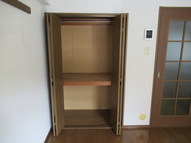 ラ・フランスマンション本町の収納|サンプル写真になります。