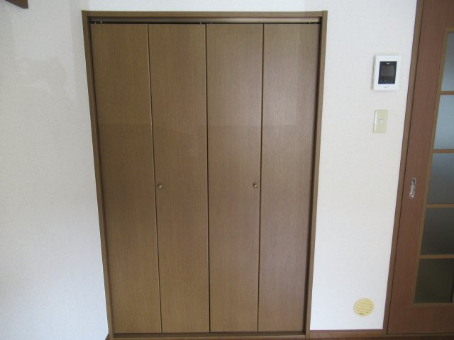 ラ・フランスマンション本町の収納|サンプル写真になります。