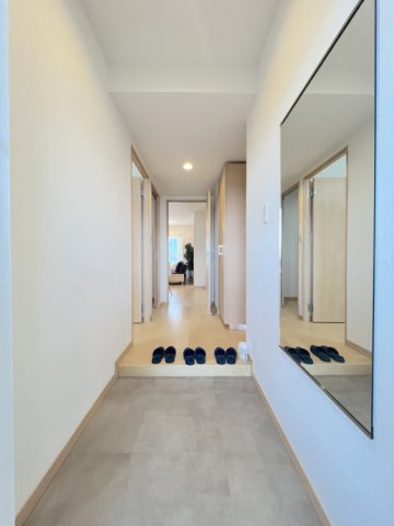 ロワールマンションアール板付弐番館の玄関