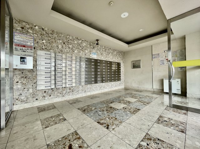 ロワールマンションアール板付弐番館のエントランス